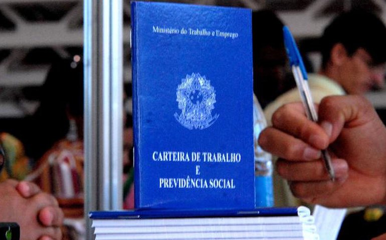 População ocupada sobe em 929 mil pessoas em 1 trimestre; desempregados caem para 8,316 milhões