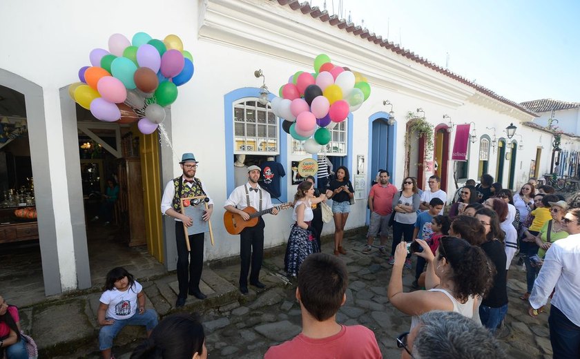 Festa literária internacional acontece até domingo em Paraty