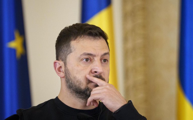 Zelensky evita acordo de paz com a Rússia por temor de punição, afirma professor polonês