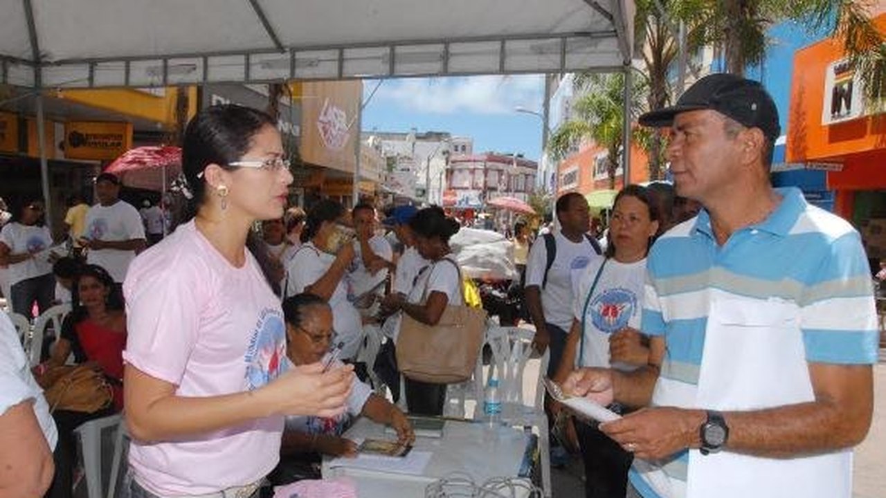 Ação da Sesau orienta população de Maceió sobre tuberculose