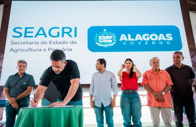 Governador assina decreto que isenta pecuaristas de Alagoas de pagamento do ICMS