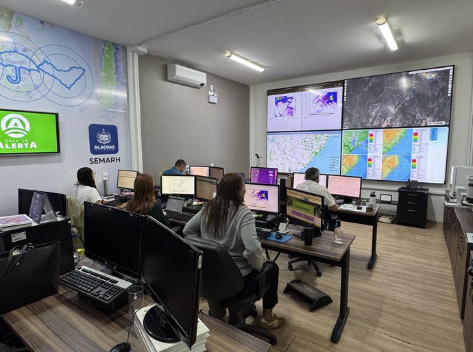 Instabilidade avança do oceano e traz chuva para Alagoas