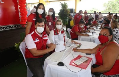 Prefeito Cacau dá início ao cadastro do maior programa de complementação de renda do município
