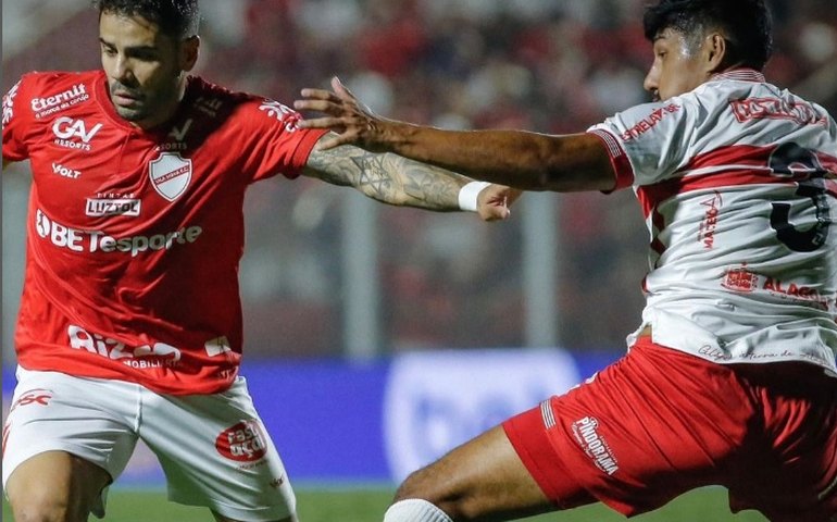 Vila Nova e CRB fazem duelo dos opostos na Série B nesta quarta em Goiânia