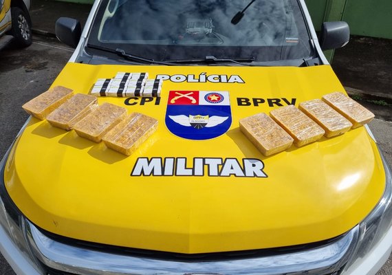 Mãe e filho são presos por tráfico de drogas na Região Metropolitana de Maceió