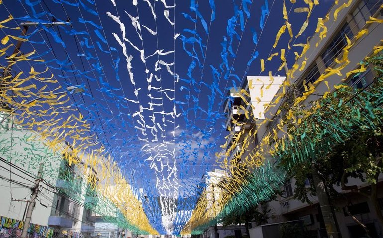 Alurb pede colaboração de moradores para garantir coleta em ruas decoradas para jogos
