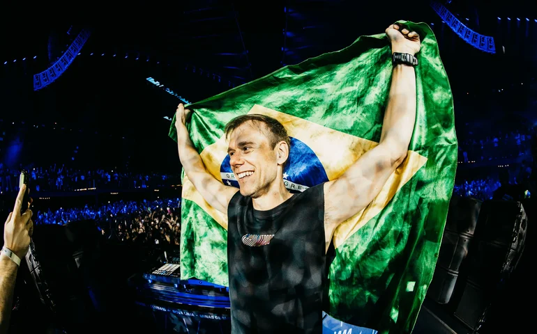 Armin van Buuren lança 'Vem Comigo', sua primeira música com vocais em português