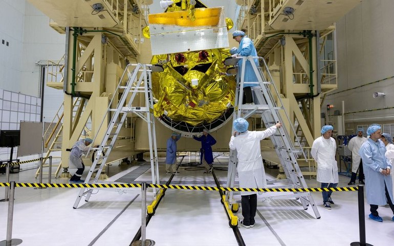 Sonda russa entra em órbita lunar com sucesso e pouso inédito está previsto para semana que vem 