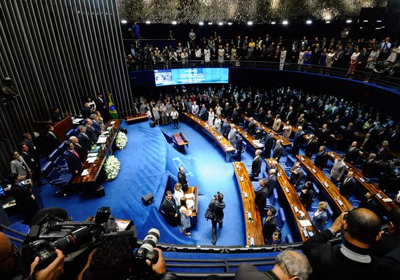 Fim da reeleição e mandato de 5 anos entram em debate no Senado