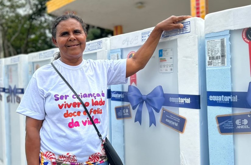 Após mais de 25 anos usando a mesma geladeira, moradora de Matriz celebra troca do eletrodoméstico por modelo mais eficiente