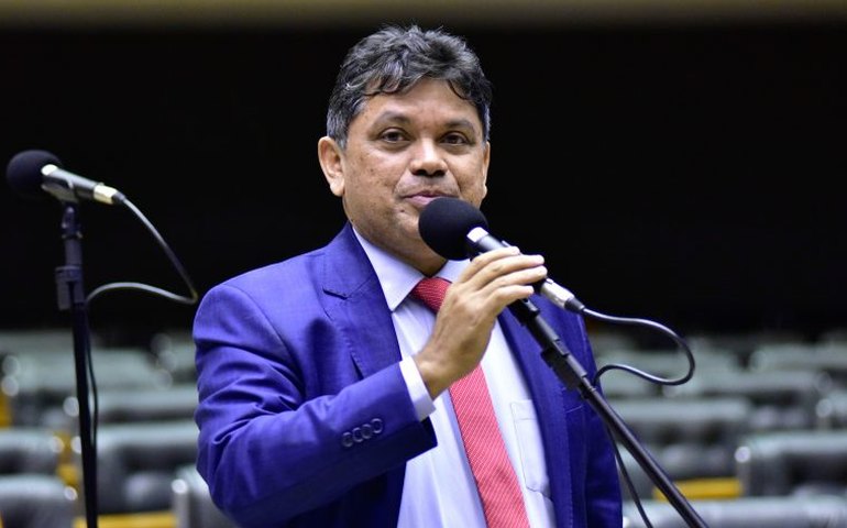 Comissão aprova reserva de vagas para pessoas com deficiência em programa de qualificação