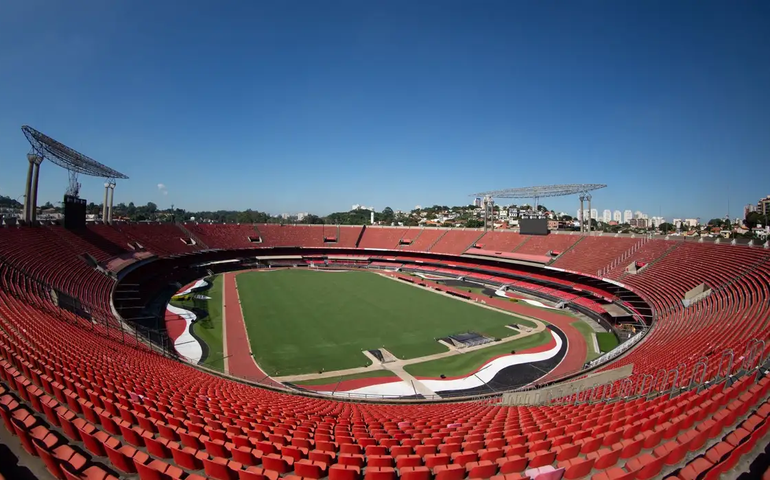 Torcedores de São Paulo e Corinthians brigam na Barra Funda antes do clássico