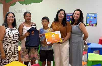 Prefeitura de Lagoa da Canoa inicia entrega de kits escolares gratuitos para 100% dos alunos da rede municipal