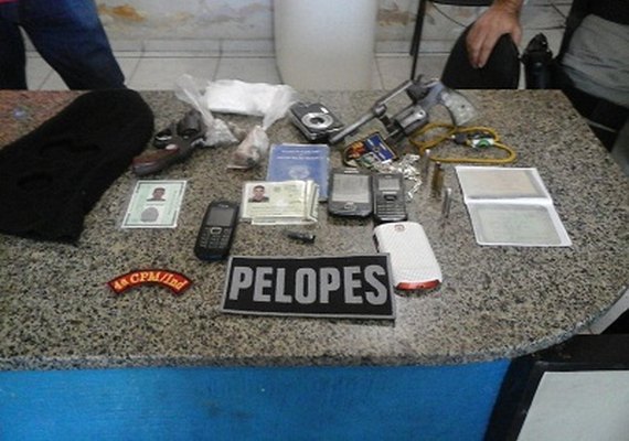 PM apreende armas e drogas em Viçosa