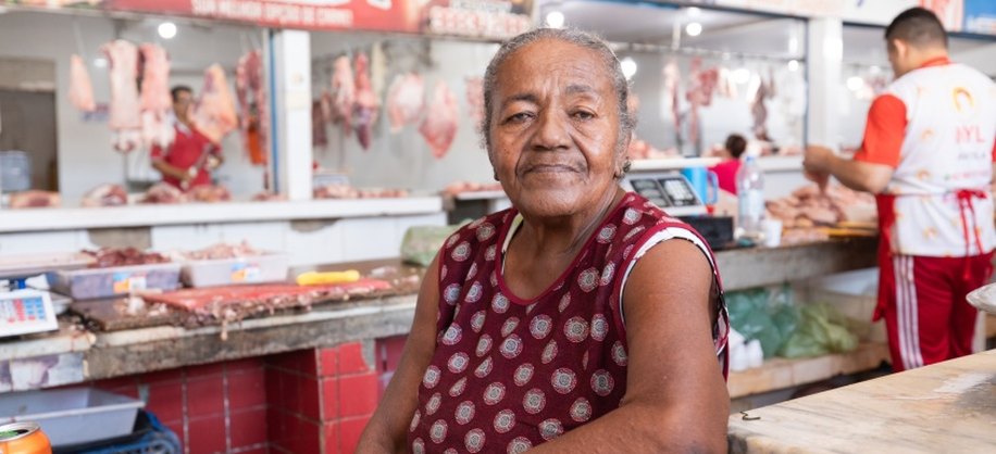 Para a comerciante Vera Lúcia, requalificação trará qualidade de vida. Foto: Victor Vercant/Secom Maceió