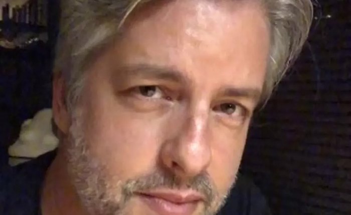 Cantor sertanejo Victor é condenado a pagar indenização a ambulante