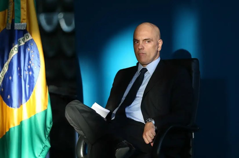 Moraes: Bolsonaro pode ser preso se usar rede social de outras pessoas