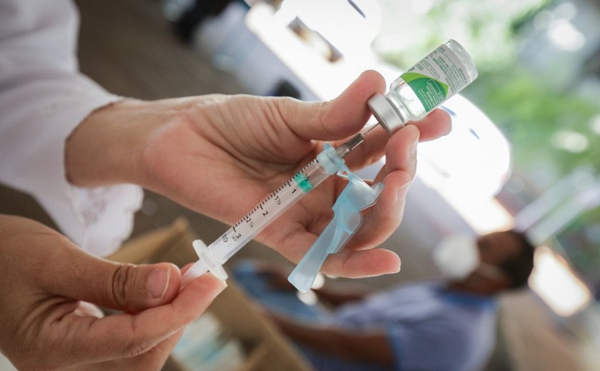 Brasil chega a 77,83% da população com vacinação completa contra a covid-19
