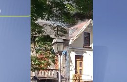 Incêndio atinge prédio em Petrópolis (RJ)