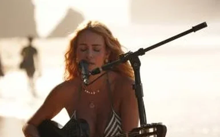 Lais Bianchessi se destaca em temporada musical em Fernando de Noronha ao lado de grandes nomes e projeta 2026 como ano de virada