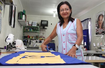 Garra e empreendedorismo de costureira alagoana viram matéria em revista nacional