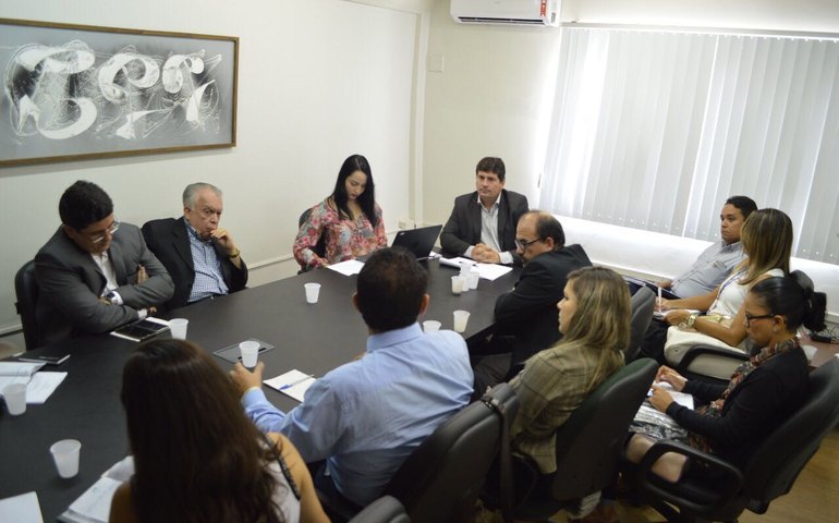 Defensoria Pública reúne gestores para discutir problema do programa de tratamento do glaucoma em Alagoas