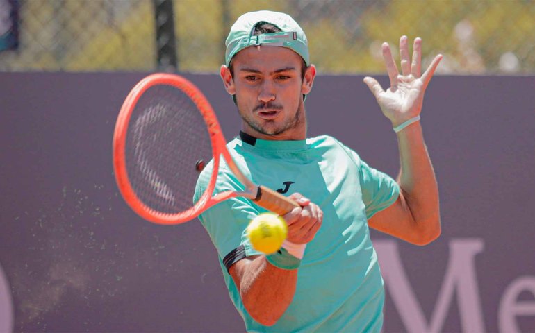 Algoz de João Fonseca elimina atual campeão do Rio Open e garante final argentina