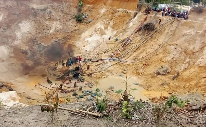 Ao menos 13 mineradores estão presos em mina de ouro que desabou, na Rússia; veja vídeo