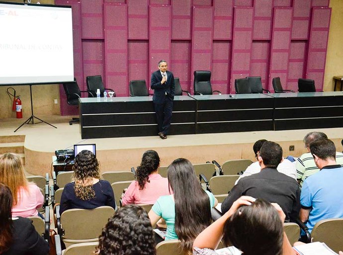 Municipalistas buscam informações da União ao Fundeb de agosto