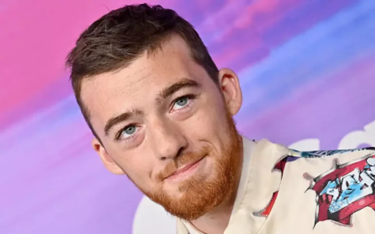 Por que 'Euphoria' manteve personagem de Angus Cloud vivo após morte do ator?