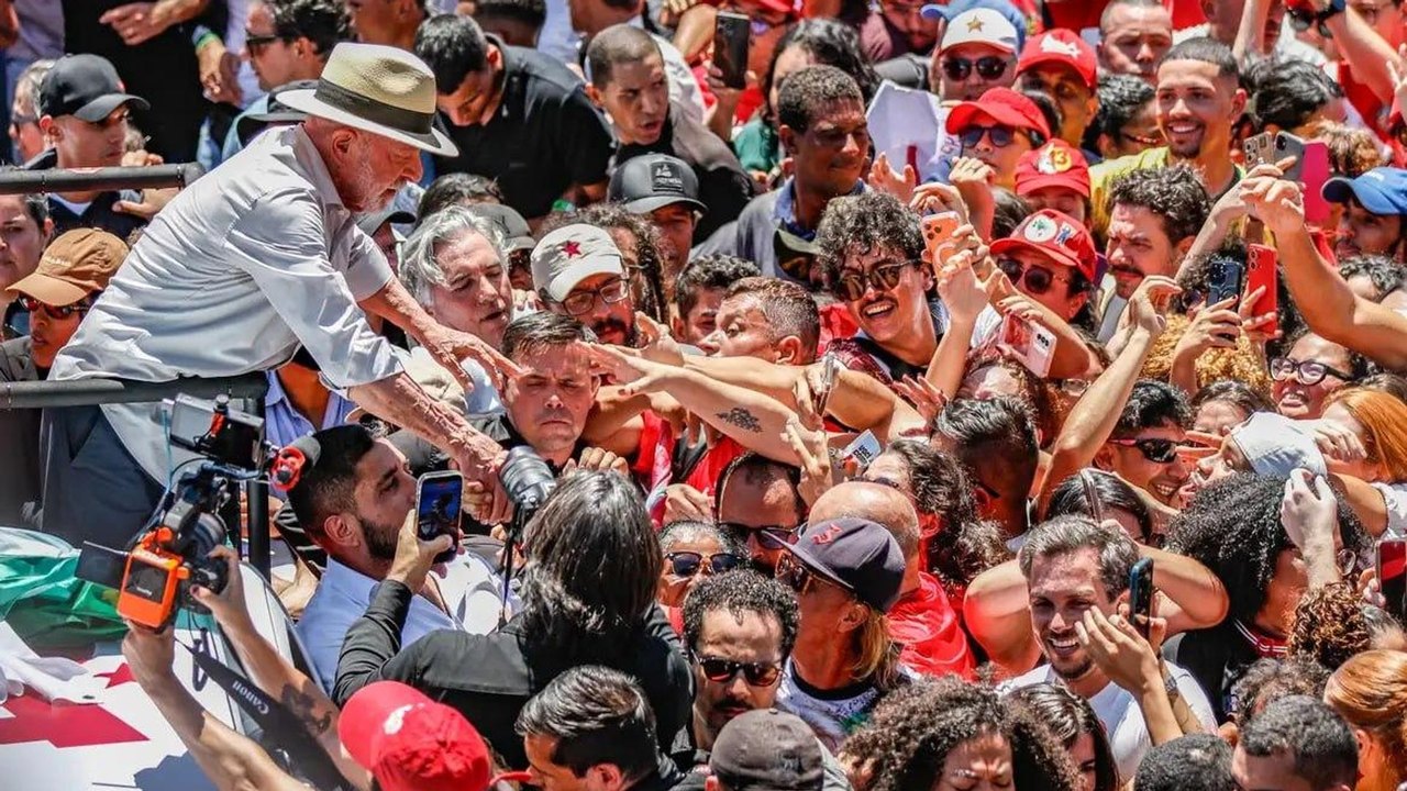 Campanha de Lula registra canal 'Exército do Lula' no TSE