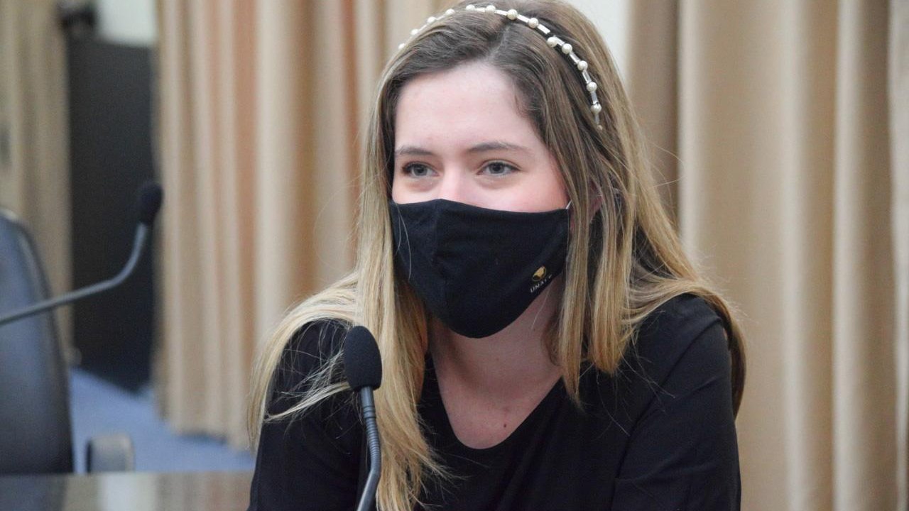 Deputada Cibele Moura assegura total assistência a vítimas de incidente em trio elétrico