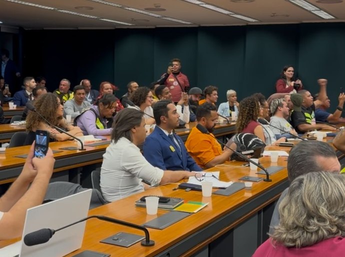 Vereador David Empregos participa de audiência pública no Congresso Nacional sobre entregadores de aplicativo