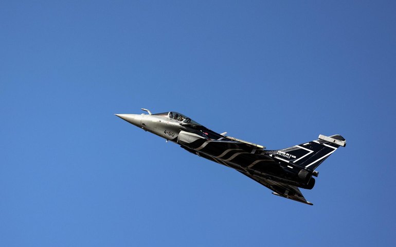 Rumo ao belicismo: banco europeu revê política para financiar mais empresas de defesa