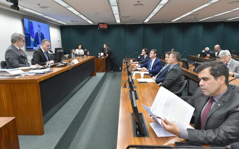 Conselho de Ética ouve deputados e testemunhas sobre ocupação do Plenário