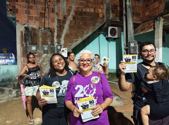 Lenilda Luna realiza caminhada e ouve moradores sobre mobilidade urbana no São Jorge