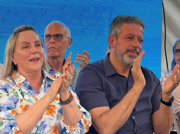 Parceria firme: Arthur Lira garante investimentos e obra com mais de 3,5 km de pavimentação asfáltica avança em Flexeiras