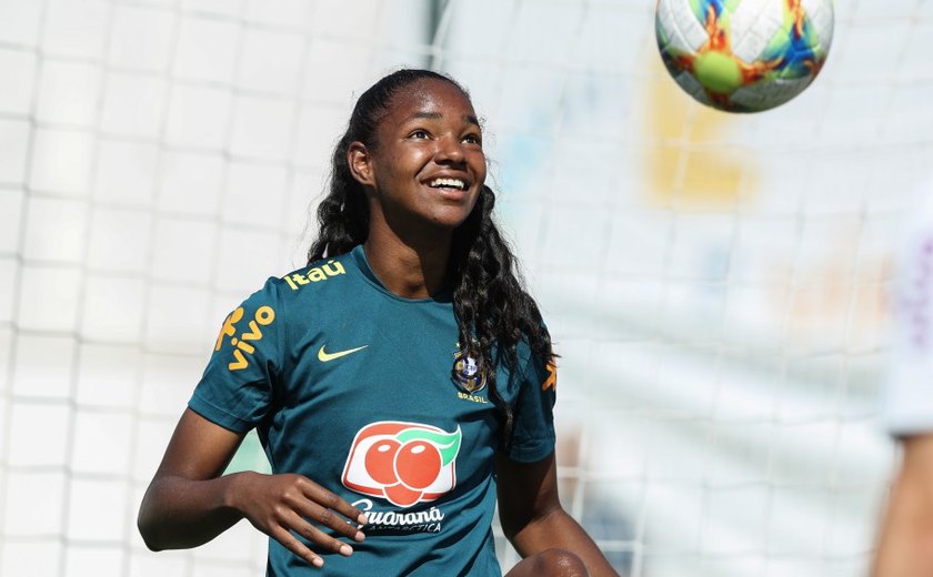 Daiane projeta período de preparação proveitoso para a seleção brasileira