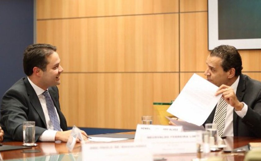 Renan Filho consegue garantia de continuidade de obras da AL 220