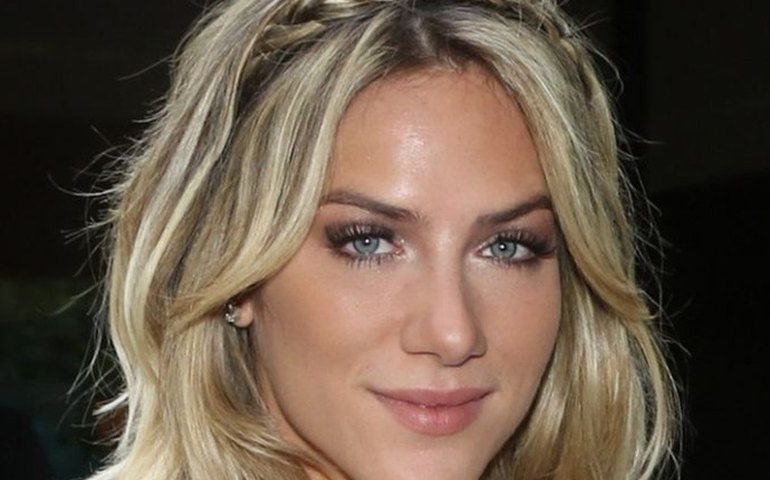 ‘É preciso enfrentar o racismo e o fascismo’, diz Giovanna Ewbank