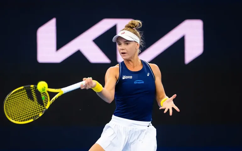 Pigossi vira jogo dramático no SP Open e Ana Candiotto vence ucraniana em 1º triunfo em WTA 250