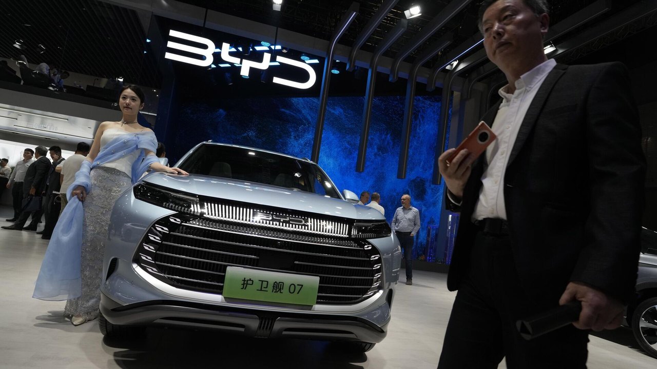 UE e China estão perto de acordo para abolir impostos sobre veículos elétricos chineses