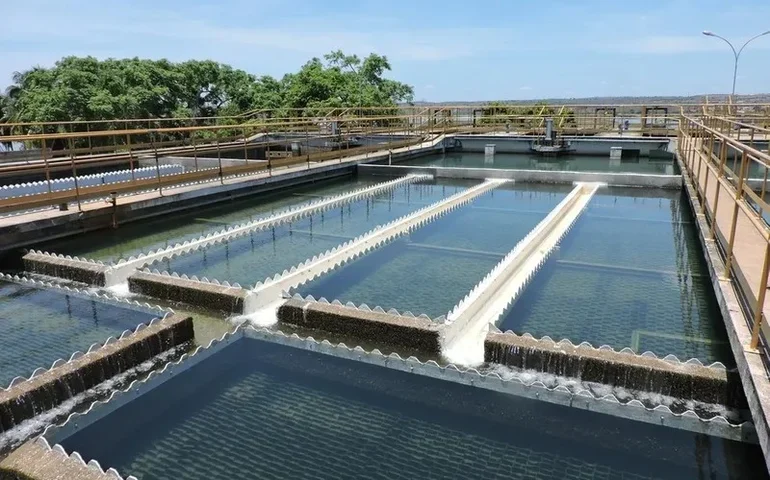 Casal efetua limpeza em sistema de Rio Largo nesta quinta-feira