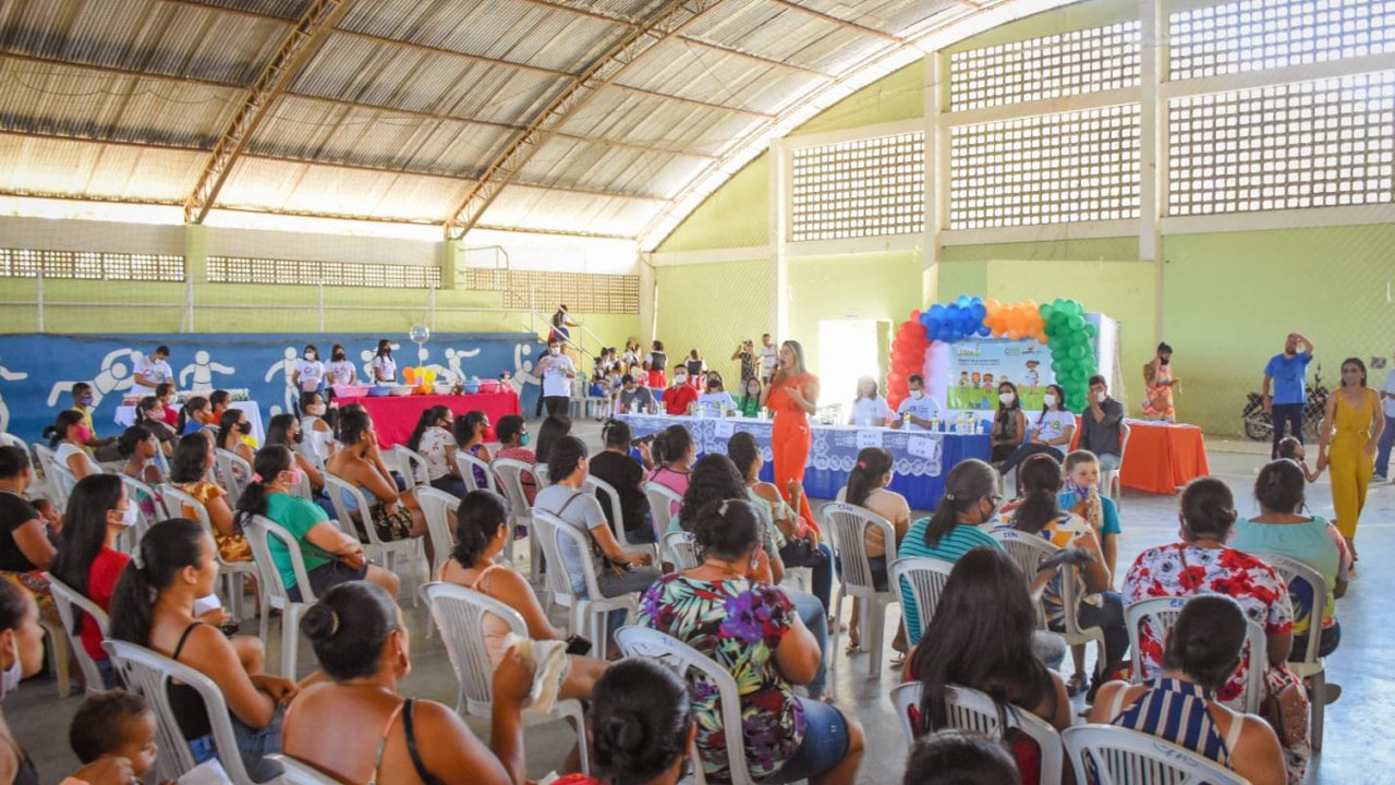 Prefeitura de São José da Laje entrega 150 cartões do Cria e kits de enxoval às mães cadastradas no programa