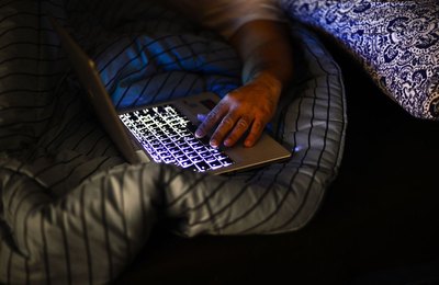 Insônia: especialistas alertam para riscos de remédios inadequados 