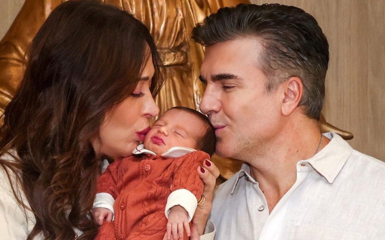 'Me sinto mãe de primeiríssima viagem', revela Claudia Raia após chegada de Luca