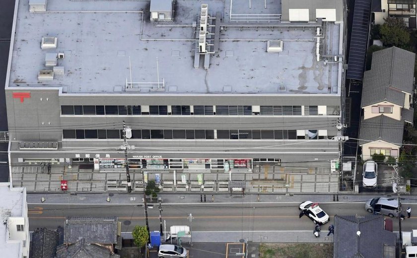 Homem faz vários reféns em agência dos correios do Japão