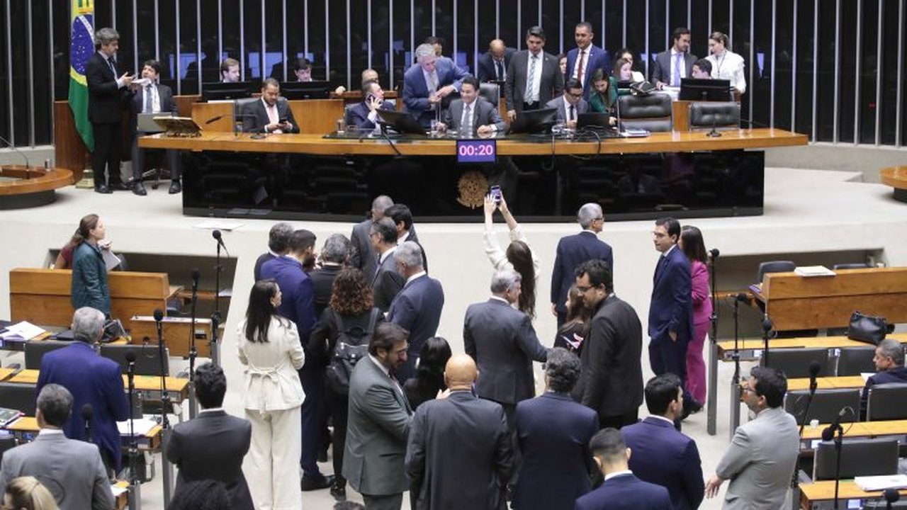 Eleições no Congresso, favoritismo e negociações: o que esperar da política em 2025?