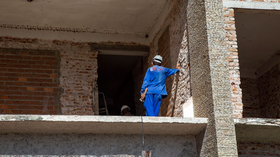 Preços na construção civil têm a maior alta do ano