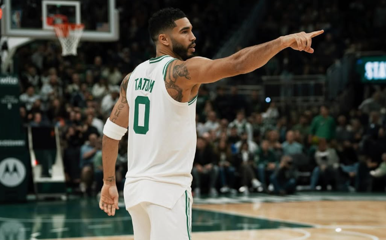 Tatum brilha e faz primeiro 'triple-double' com mais de 40 pontos nos Celtics desde Larry Bird
